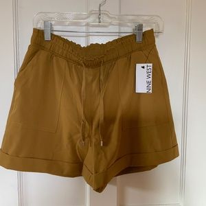 Nine West shorts size small